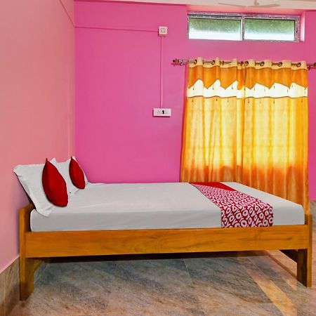 Oyo Flagship The Brahmaputra Homestay グワーハーティー エクステリア 写真