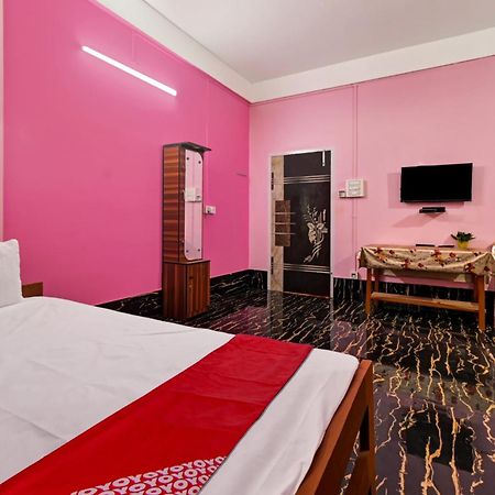 Oyo Flagship The Brahmaputra Homestay グワーハーティー エクステリア 写真