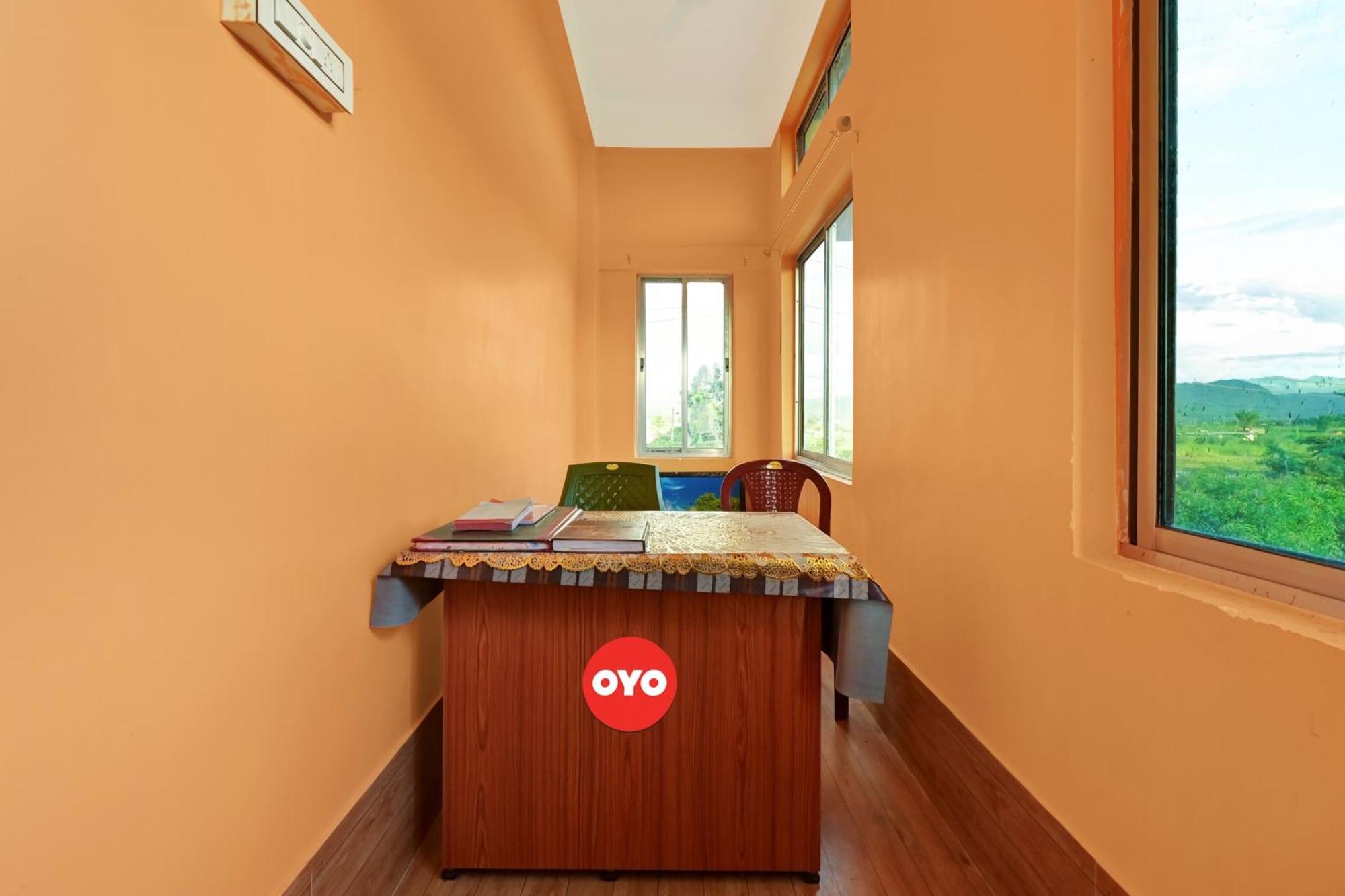 Oyo Flagship The Brahmaputra Homestay グワーハーティー エクステリア 写真