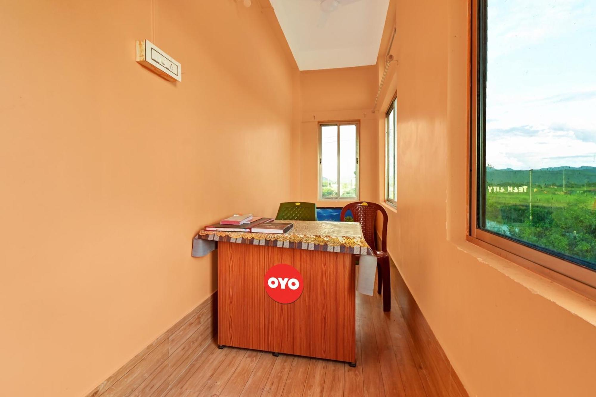 Oyo Flagship The Brahmaputra Homestay グワーハーティー エクステリア 写真