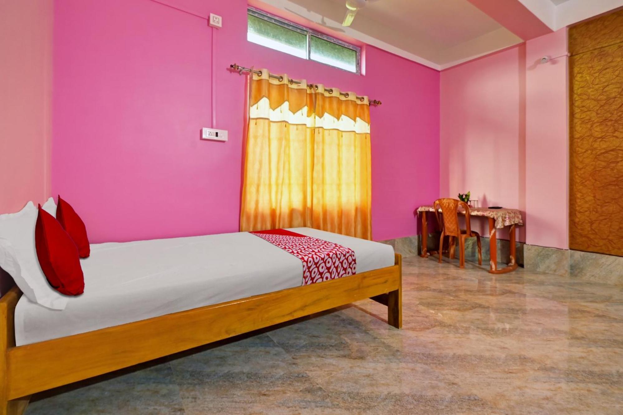 Oyo Flagship The Brahmaputra Homestay グワーハーティー エクステリア 写真