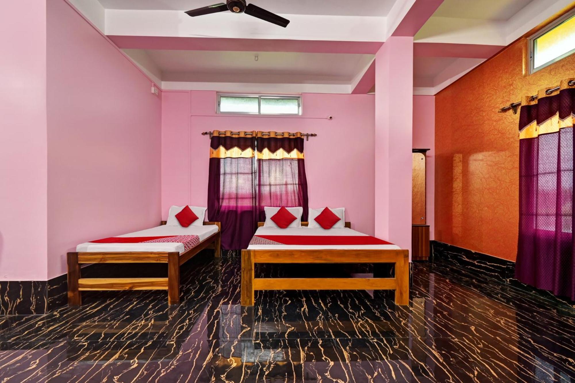 Oyo Flagship The Brahmaputra Homestay グワーハーティー エクステリア 写真