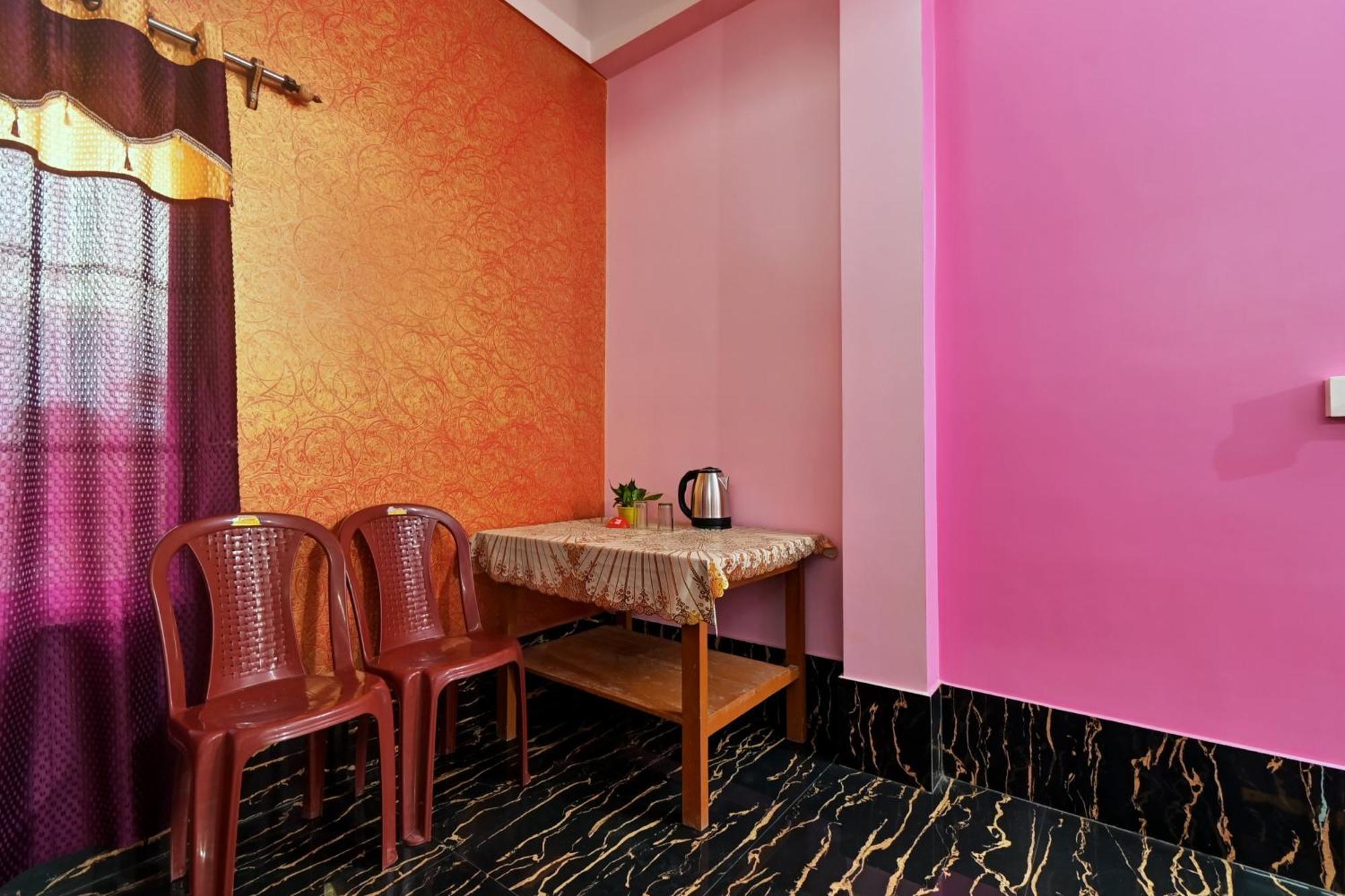 Oyo Flagship The Brahmaputra Homestay グワーハーティー エクステリア 写真